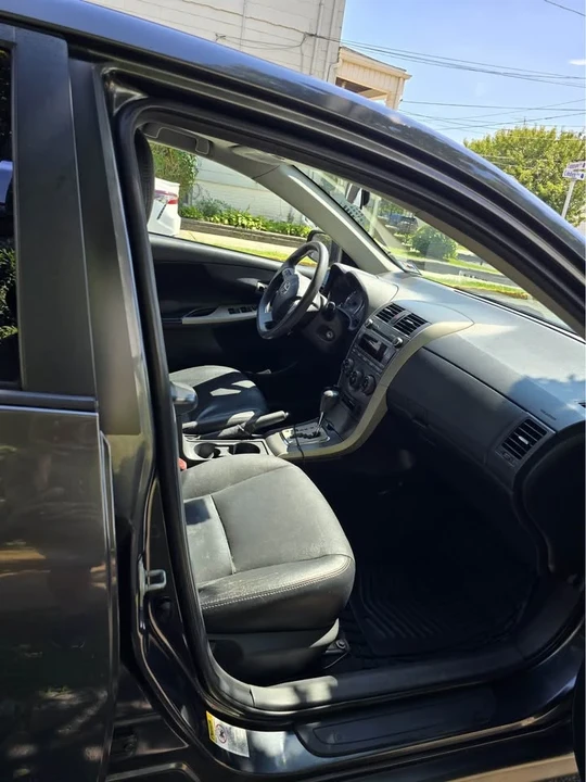 2011 Toyota Corolla 10th Gen - Image 2 of 20
