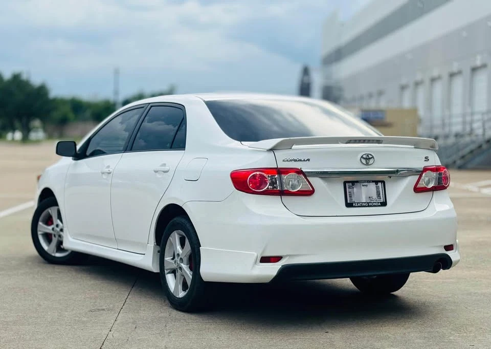 2011 Toyota Corolla 10th Gen - Image 5 of 9