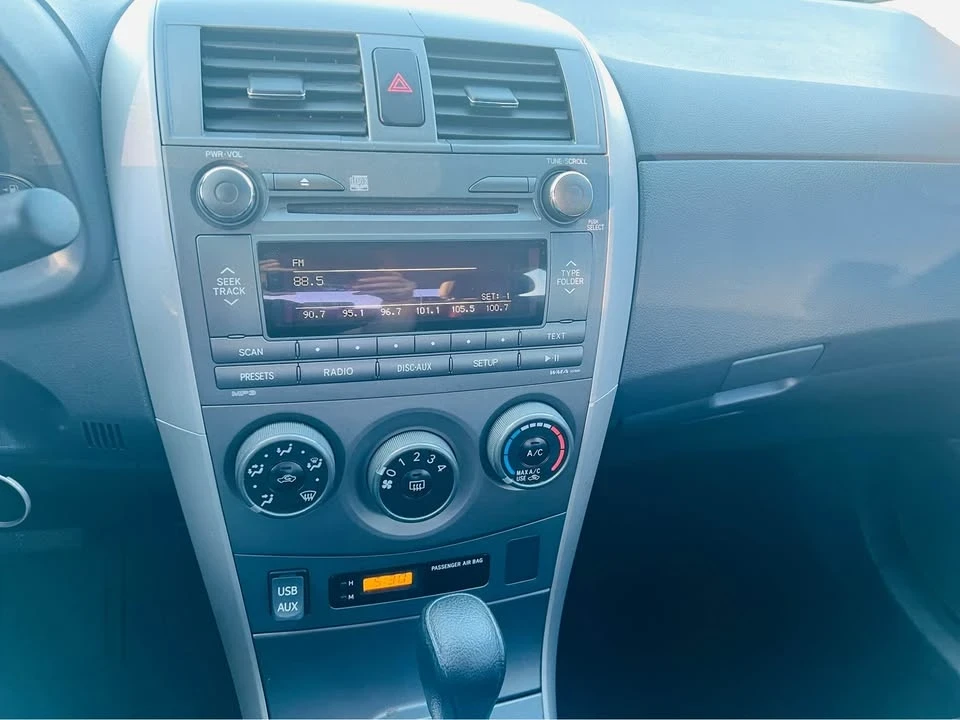 2011 Toyota Corolla 10th Gen - Image 9 of 11