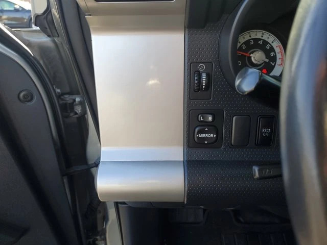 2011 Toyota FJ Cruiser - Image 19 of 20