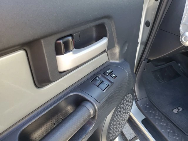 2011 Toyota FJ Cruiser - Image 15 of 20