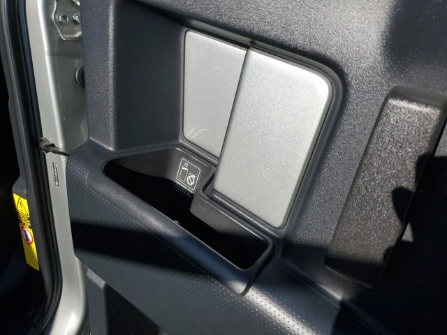 2011 Toyota FJ Cruiser - Image 10 of 20