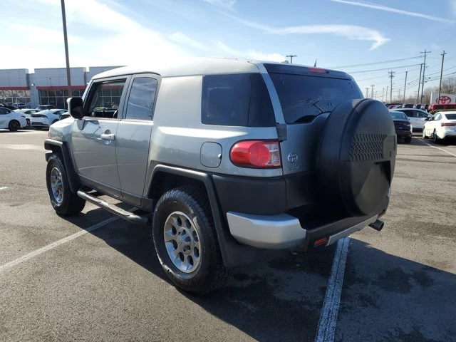 2011 Toyota FJ Cruiser - Image 2 of 20