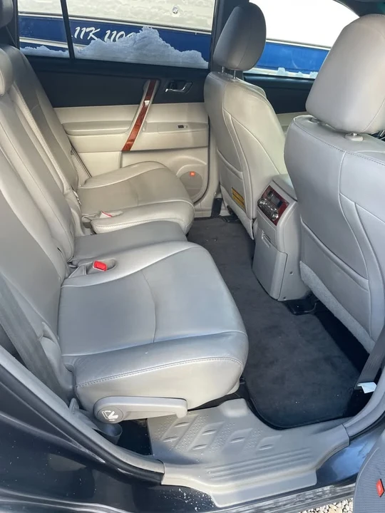 2011 Toyota Highlander - Image 7 of 8
