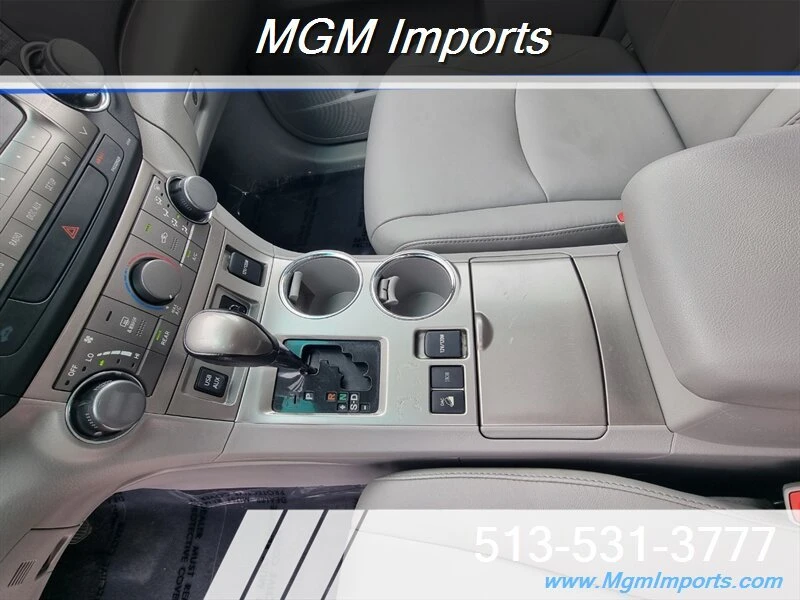 2011 Toyota Highlander - Image 18 of 20