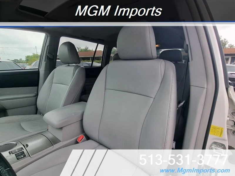 2011 Toyota Highlander - Image 20 of 20