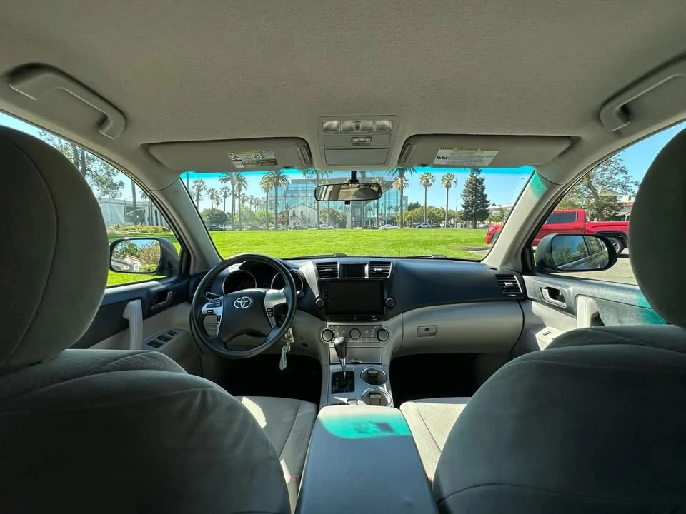 2011 Toyota Highlander - Image 14 of 20