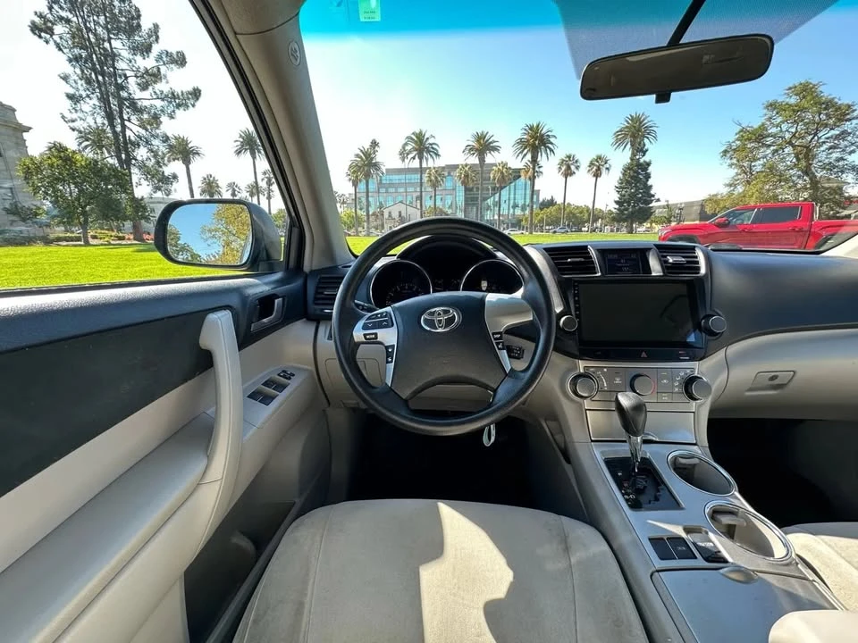 2011 Toyota Highlander - Image 15 of 20