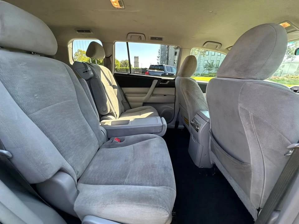 2011 Toyota Highlander - Image 12 of 20