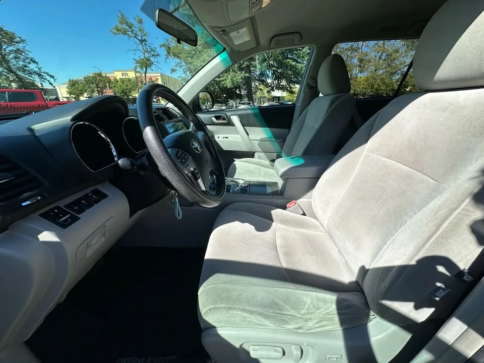 2011 Toyota Highlander - Image 6 of 20