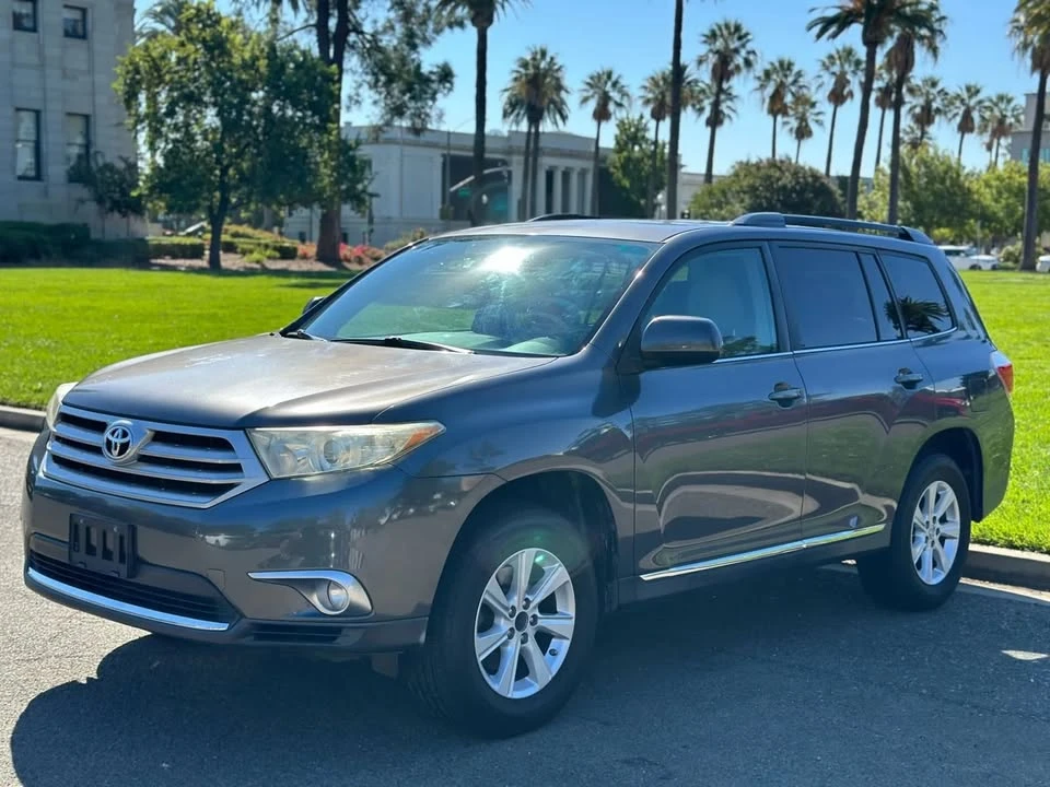 2011 Toyota Highlander - Image 3 of 20