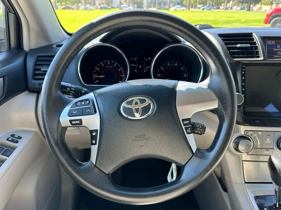 2011 Toyota Highlander - Image 18 of 20