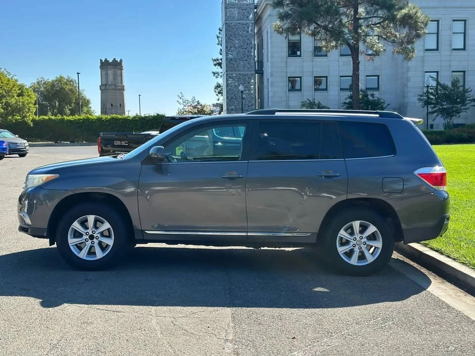 2011 Toyota Highlander - Image 4 of 20
