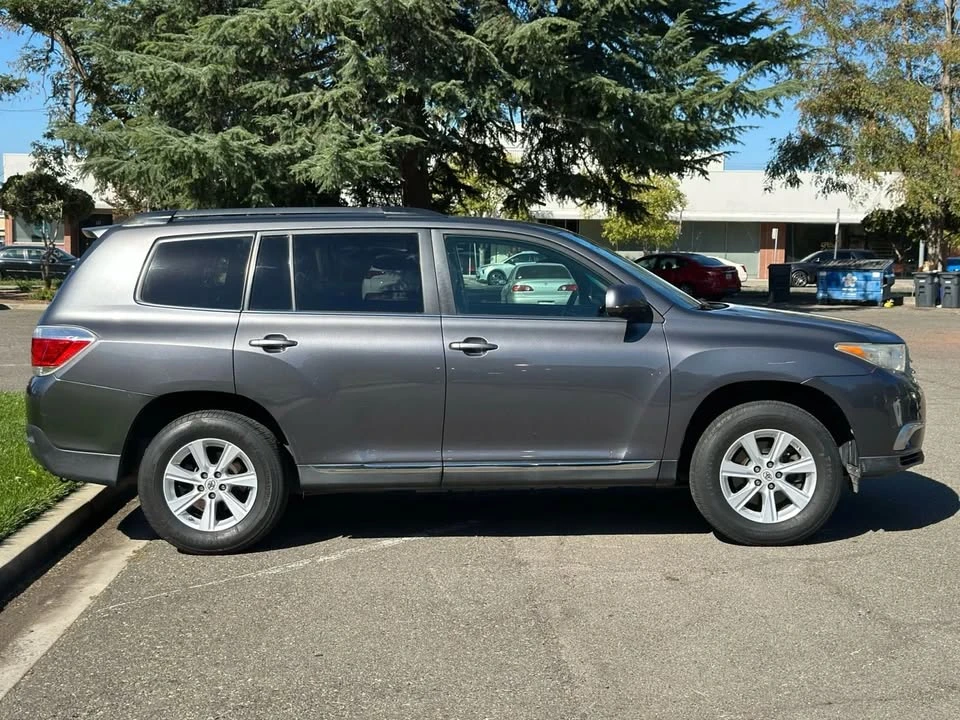 2011 Toyota Highlander - Image 5 of 20