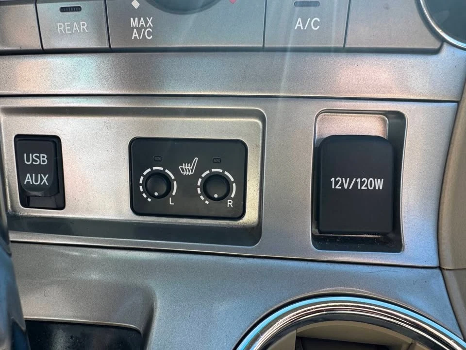 2011 Toyota Highlander - Image 10 of 19