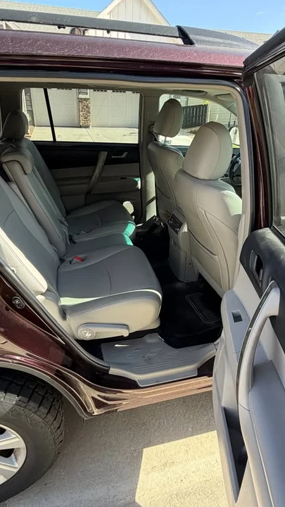 2011 Toyota Highlander - Image 11 of 20