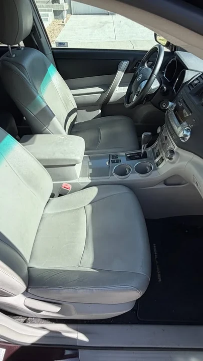 2011 Toyota Highlander - Image 14 of 20