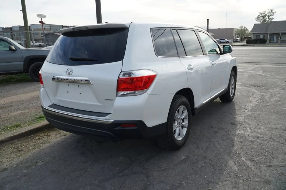 2011 Toyota Highlander - Image 9 of 20