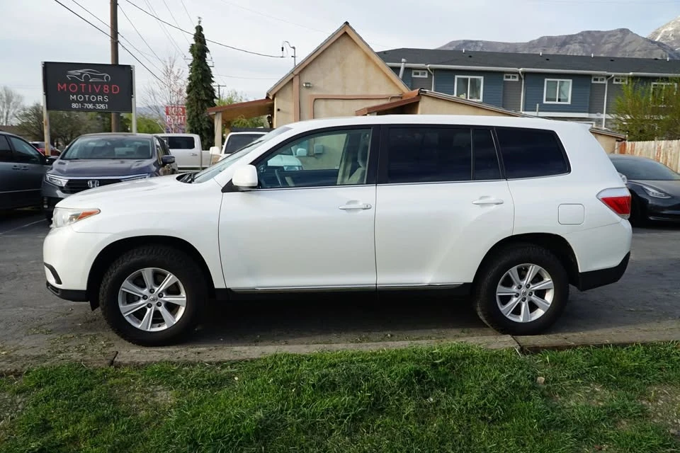 2011 Toyota Highlander - Image 3 of 20