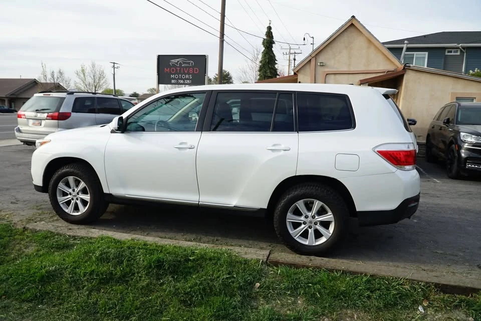 2011 Toyota Highlander - Image 4 of 20