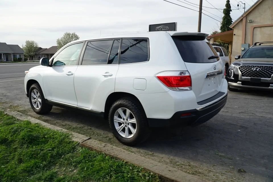 2011 Toyota Highlander - Image 6 of 20