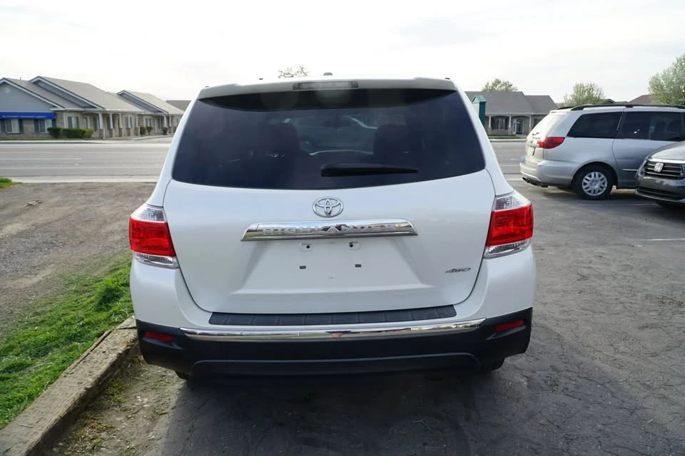 2011 Toyota Highlander - Image 8 of 20