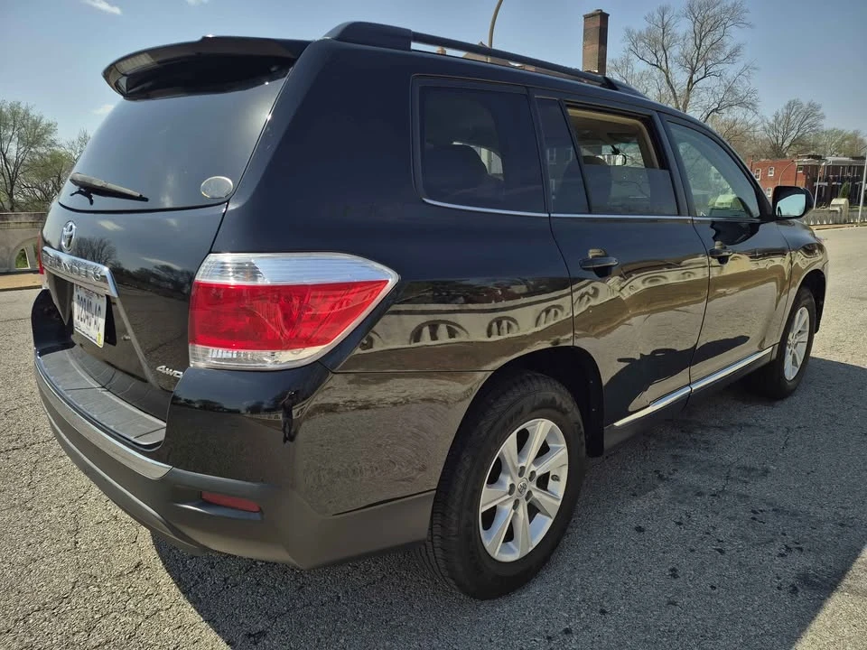 2011 Toyota Highlander - Image 2 of 7