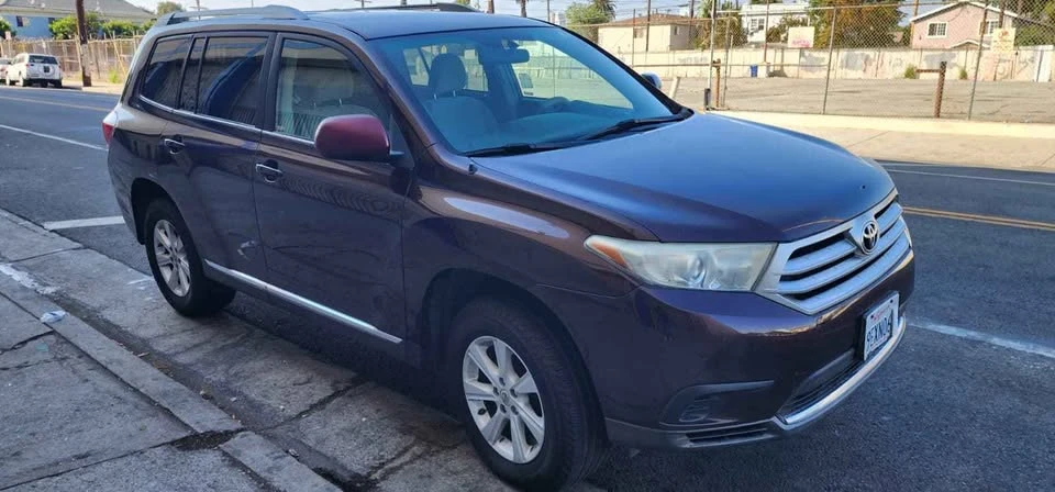 2011 Toyota Highlander - Image 4 of 20