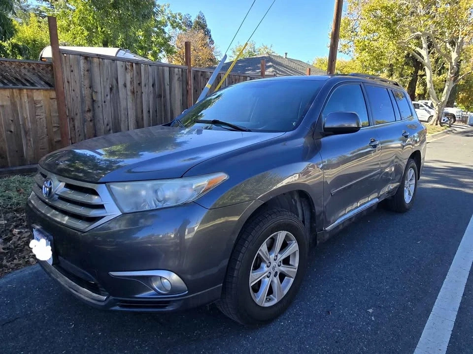 2011 Toyota Highlander - Image 8 of 13