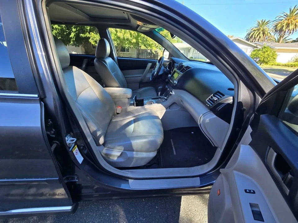 2011 Toyota Highlander - Image 13 of 13