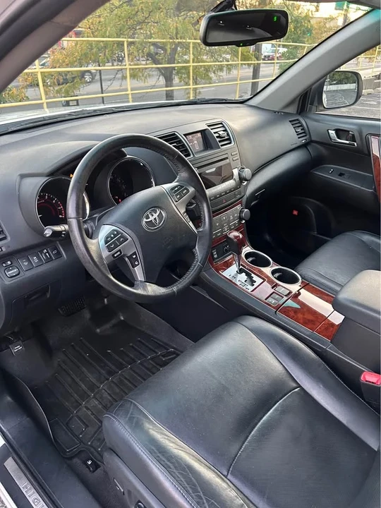 2011 Toyota Highlander - Image 9 of 19