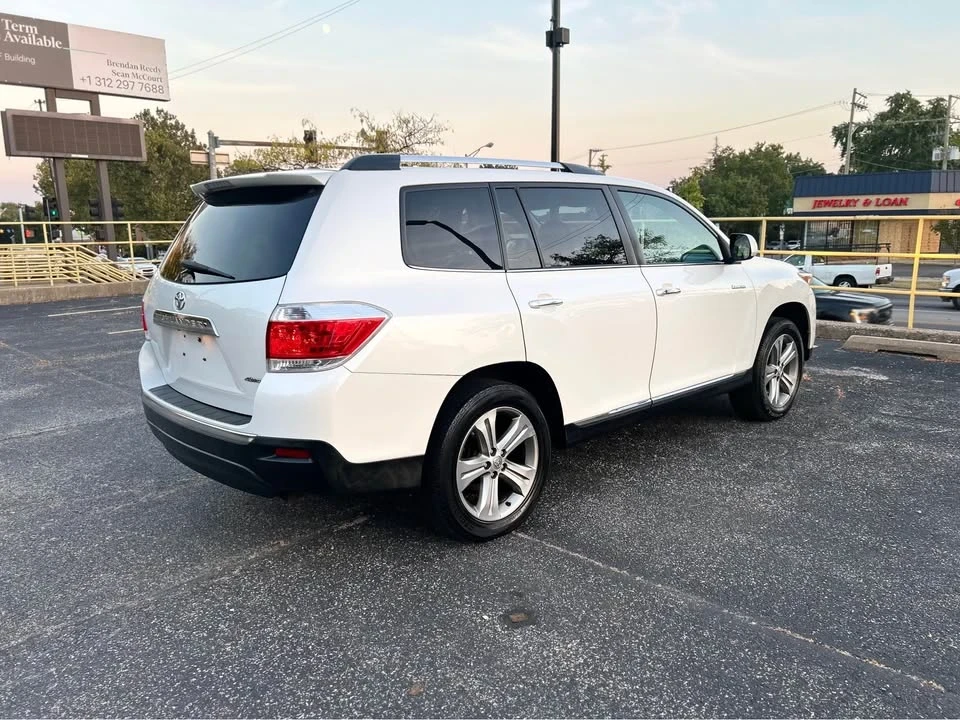 2011 Toyota Highlander - Image 5 of 19