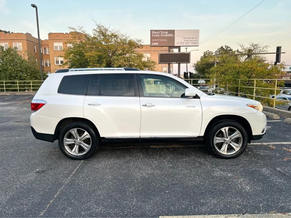 2011 Toyota Highlander - Image 4 of 19