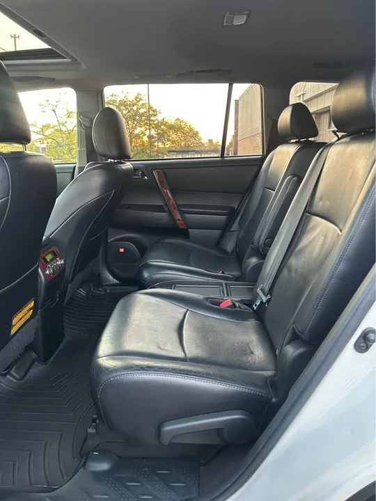 2011 Toyota Highlander - Image 11 of 19