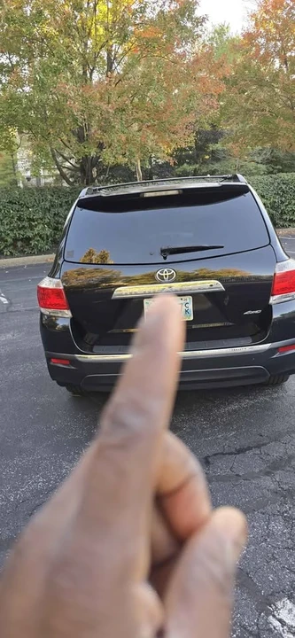 2011 Toyota Highlander - Image 11 of 19