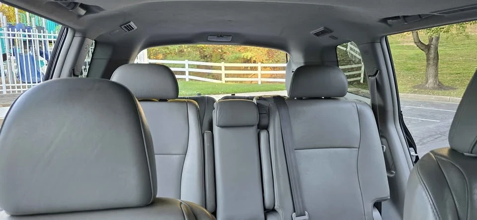 2011 Toyota Highlander - Image 17 of 19