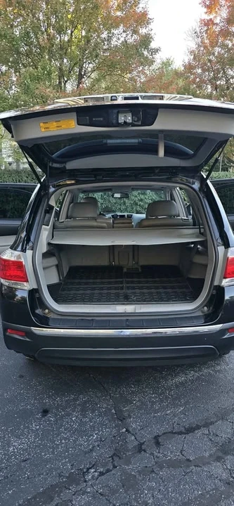 2011 Toyota Highlander - Image 16 of 19