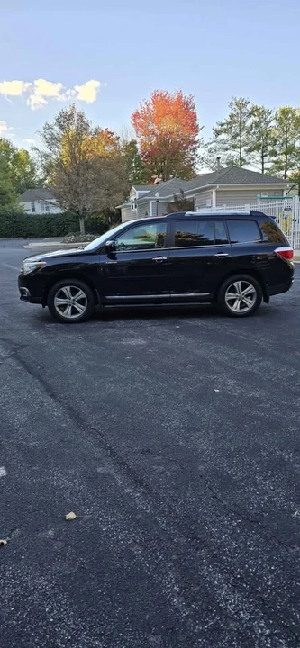 2011 Toyota Highlander - Image 2 of 19