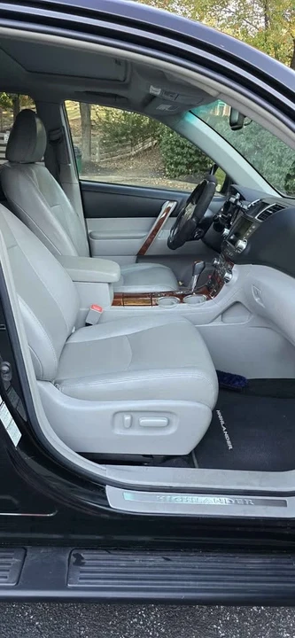 2011 Toyota Highlander - Image 5 of 19