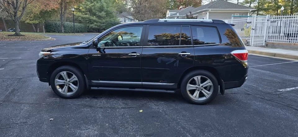 2011 Toyota Highlander - Image 12 of 19