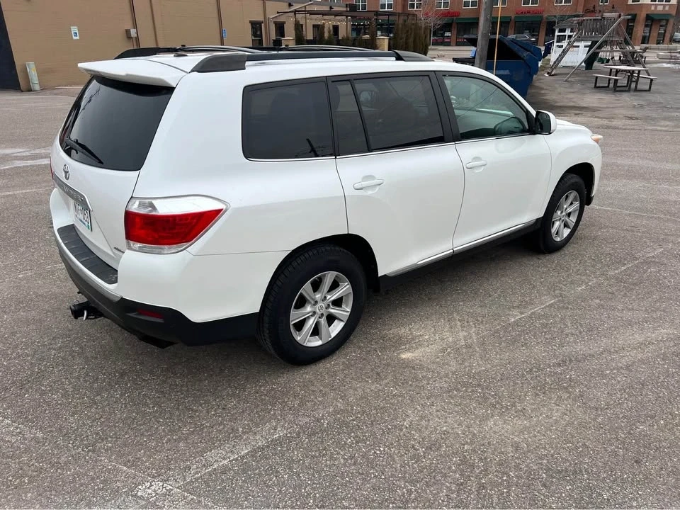 2011 Toyota Highlander - Image 3 of 5