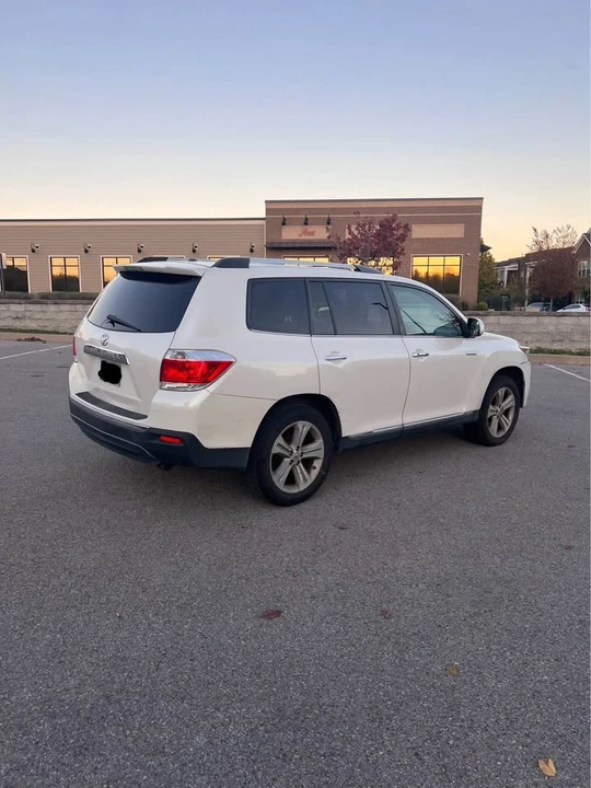 2011 Toyota Highlander - Image 5 of 12