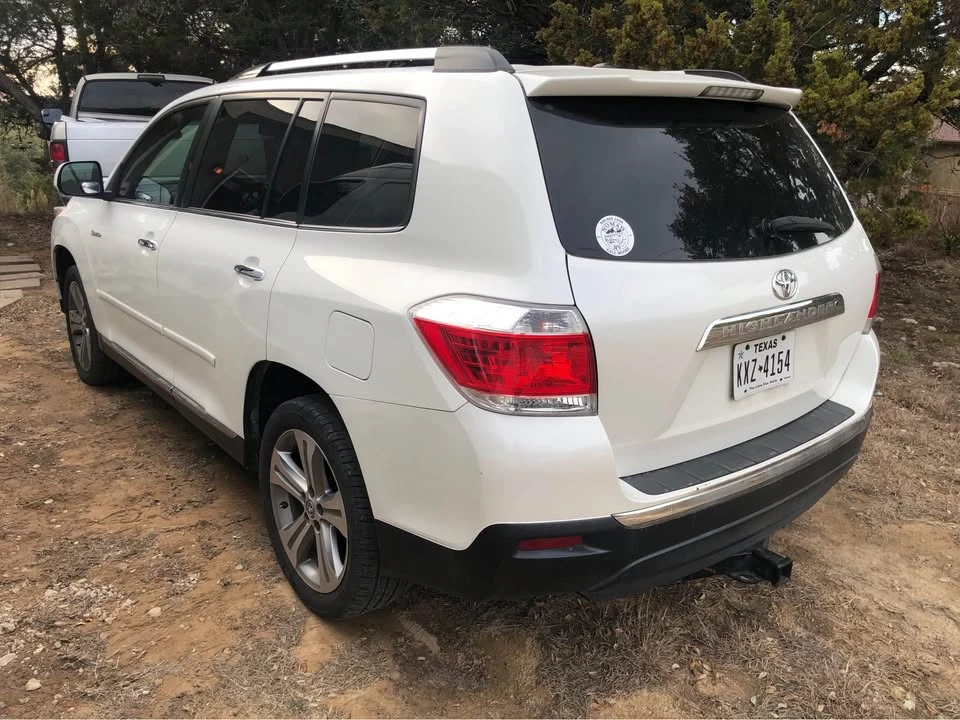 2011 Toyota Highlander - Image 2 of 12