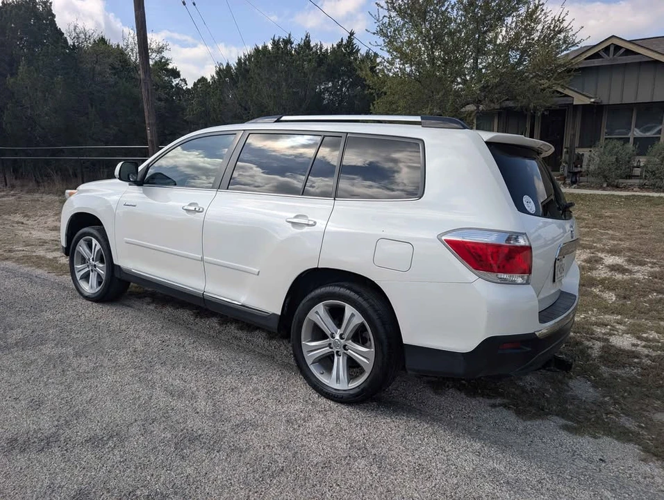 2011 Toyota Highlander - Image 11 of 12