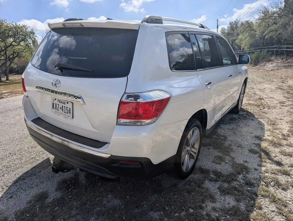 2011 Toyota Highlander - Image 12 of 12