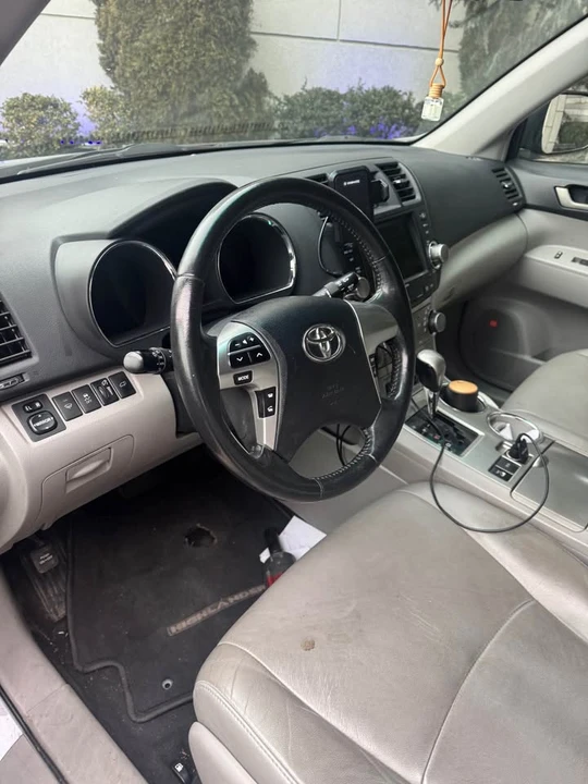 2011 Toyota Highlander - Image 7 of 9