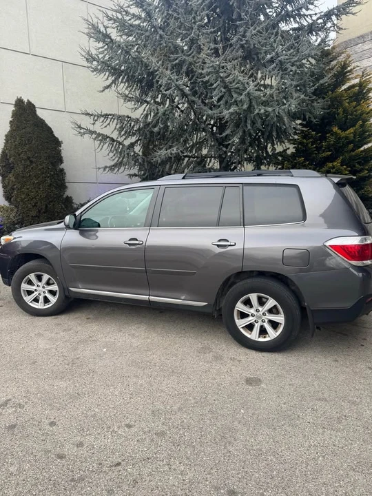 2011 Toyota Highlander - Image 4 of 9