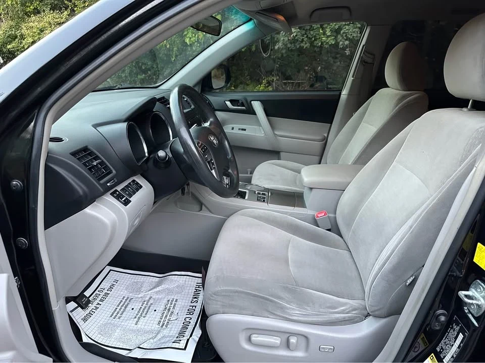 2011 Toyota Highlander - Image 13 of 18