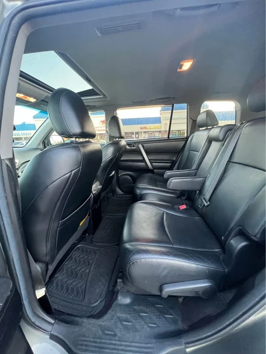 2011 Toyota Highlander - Image 14 of 16