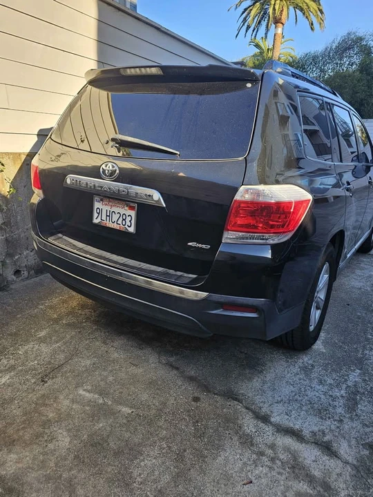 2011 Toyota Highlander - Image 2 of 7